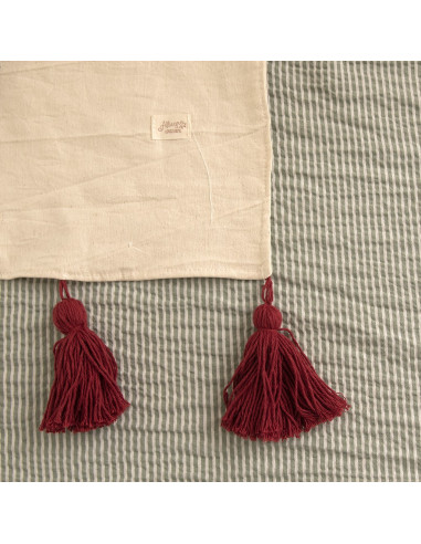 Camino XL Borlas Rojas