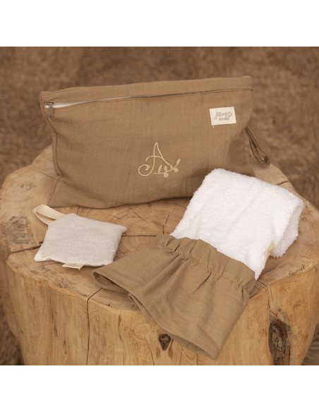 Neceser Bordado Allegra  + Mini Toalla + Aroma