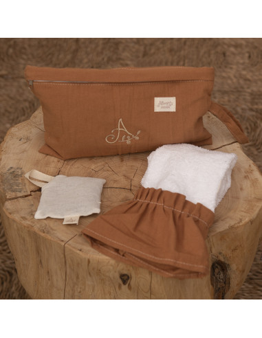 Neceser Bordado Allegra  + Mini Toalla + Aroma