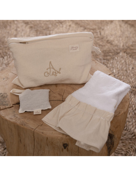 Neceser Bordado Allegra  + Mini Toalla + Aroma