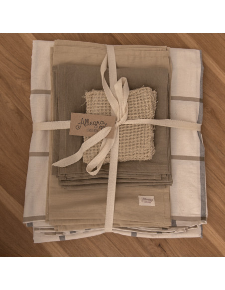 Combo Mesa Cuadros:  Mantel + 6 Ind + 6 servilletas + 6 posavasos