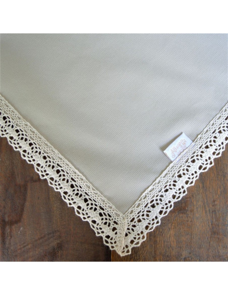 Mantel con Puntilla Ancha